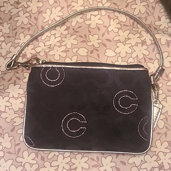 Coach **Poppy** Wristlet ...limited edition...black - Picture 5 of 8